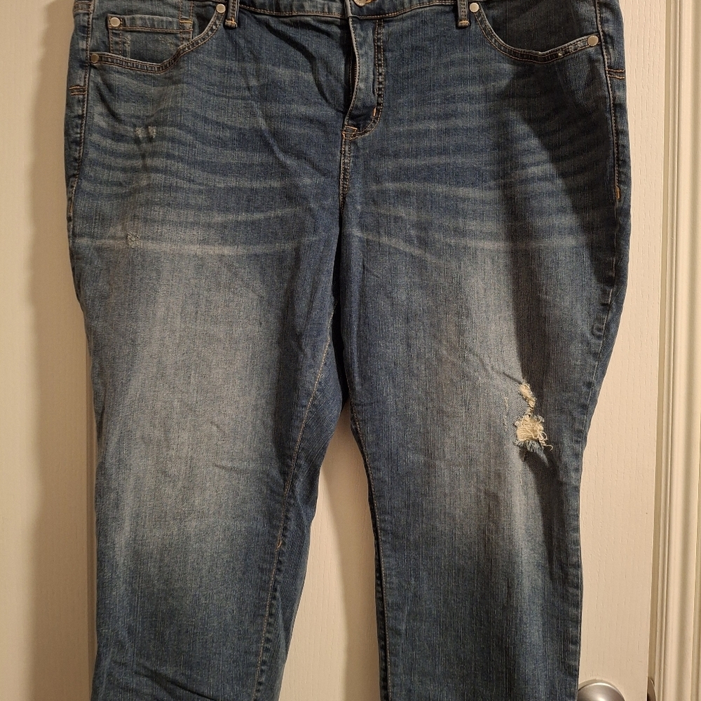 Classic Blue Women's Denim Jeans - Stylish Faded Wash - Picture 4 of 7